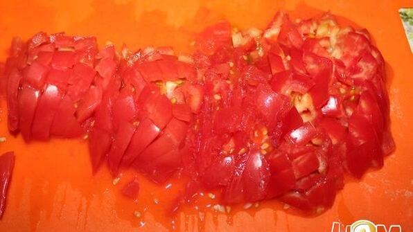 баклажанные рулетики с овощами и моцареллой