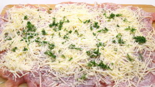 куриный рулет с сыром и укропом
