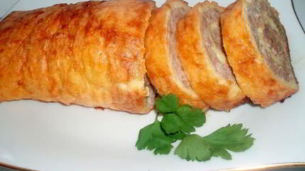 Мясной рулет в духовке вкусно и просто