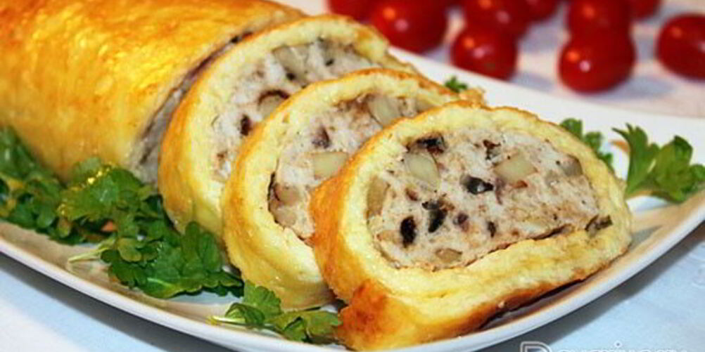Рецепт мясного рулета в сырной корочке