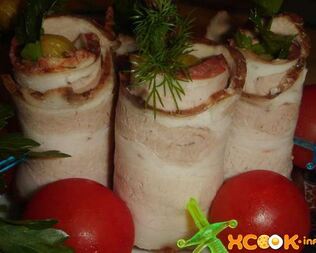 Мясные рулетики из грудинки