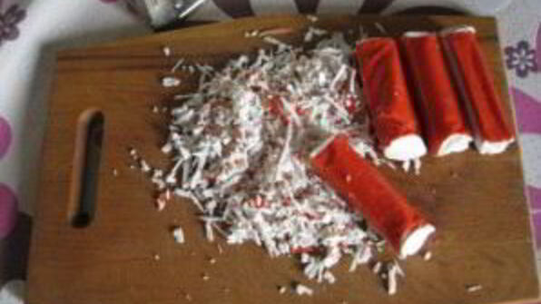 рулет из лаваша с крабовыми палочками