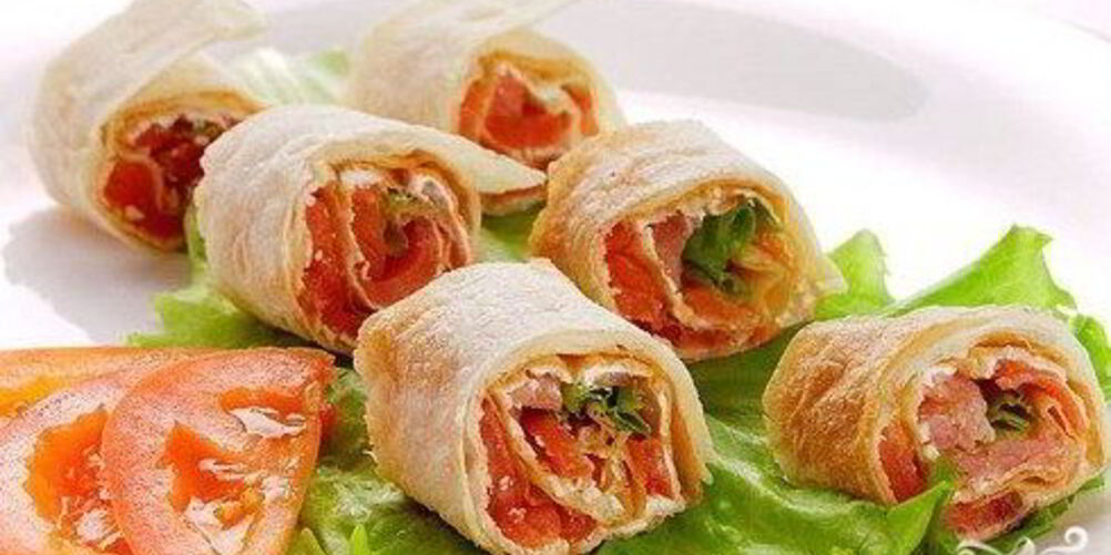 Рецепт рулета из лаваша с помидорами