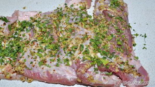 рулет из свиной брюшины с горчицей и хреном