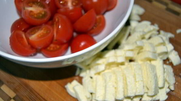 рулет с трехцветной начинкой