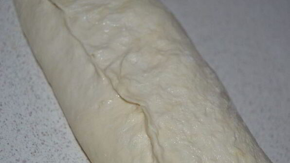 рулет с трехцветной начинкой