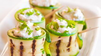 Рулетики из кабачков с курицей