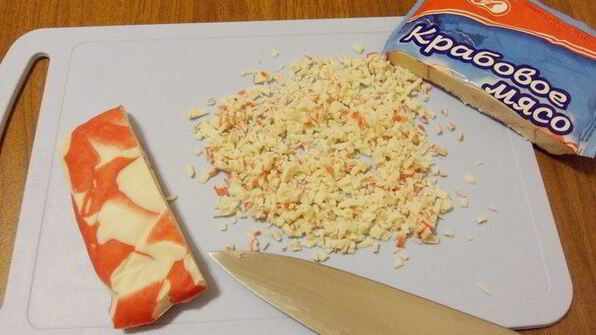 рулетики из ветчины с крабовым мясом