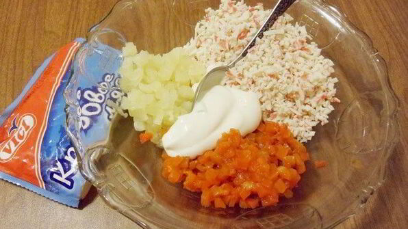 рулетики из ветчины с крабовым мясом