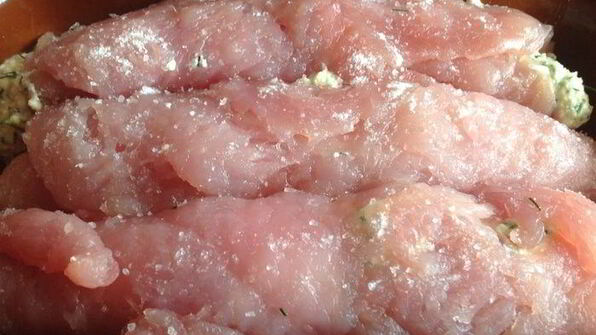 рулеты из индейки с творогом и зеленью