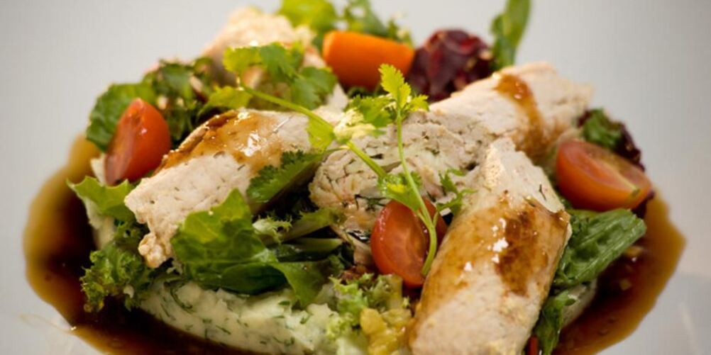 Рецепт рулетов из свинины с укропным пюре