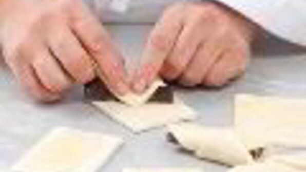 слоеные рулетики с шоколадом в мультиварке