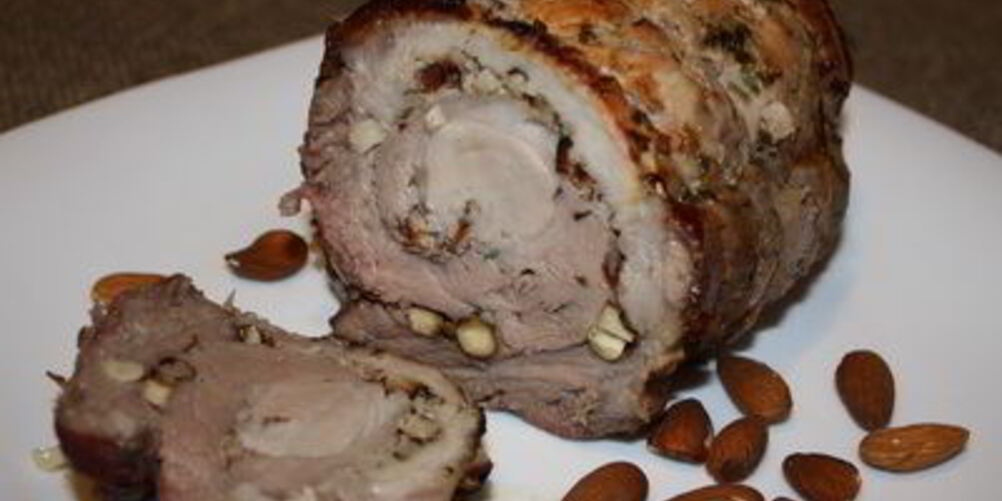 Рецепт свиного рулета с миндалем