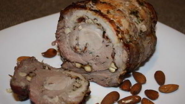 свиной рулет с миндалем