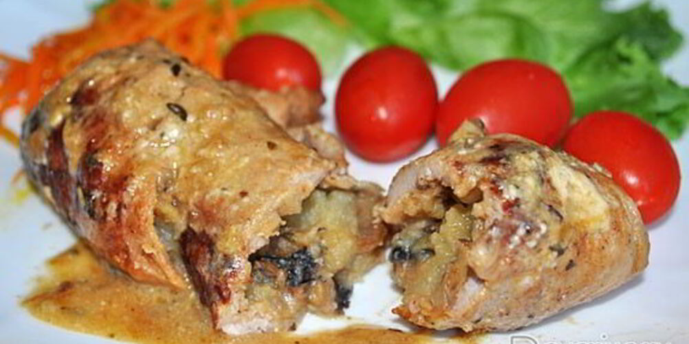 Рецепт свиных рулетиков с грибами и картошкой