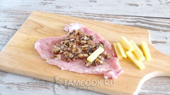 свиные рулетики с грибами