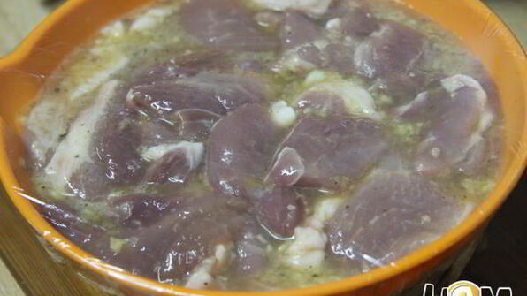 свинина, маринованная в яйцах