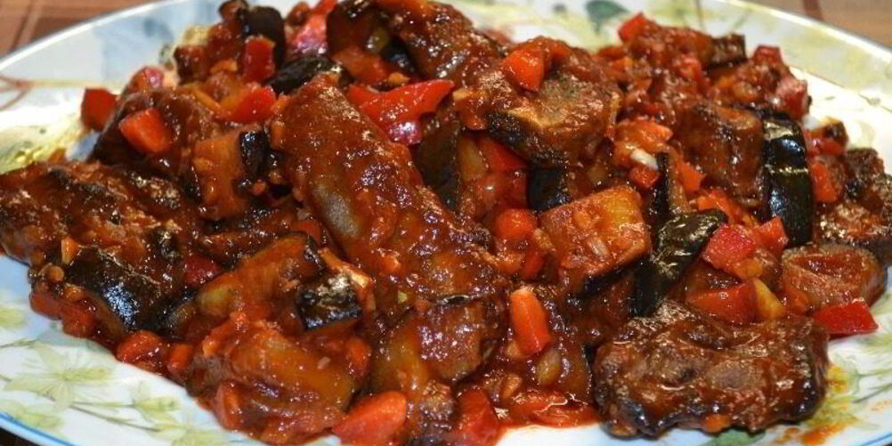 Рецепт свиных ребрышек с баклажанами