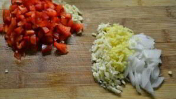 свиные ребрышки с баклажанами