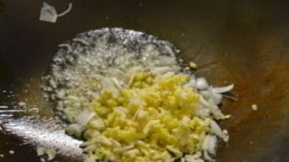 свиные ребрышки с баклажанами