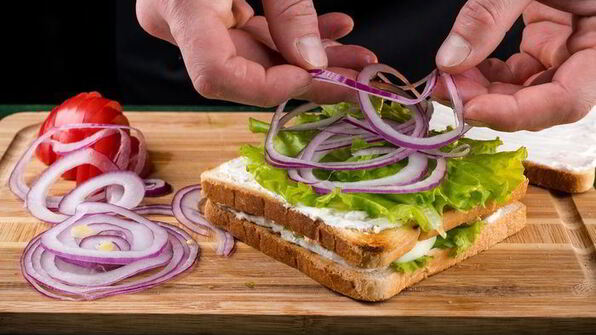 клаб-сэндвич с лососевым паштетом