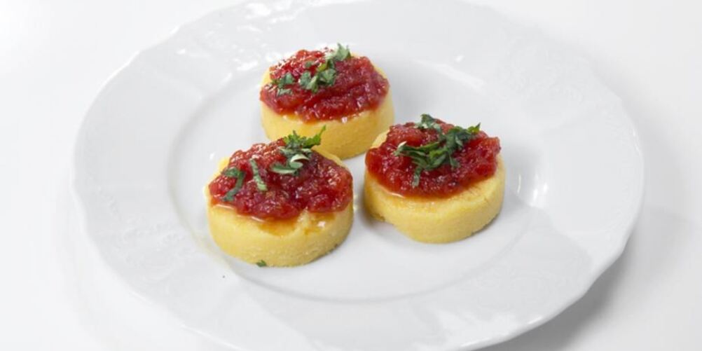 Рецепт сэндвича из поленты и томатного варенья