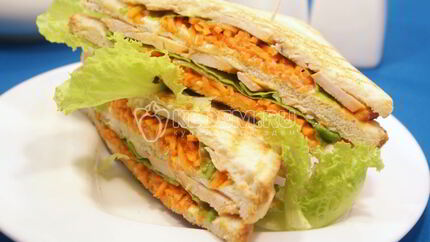 Сэндвич с копченой курицей