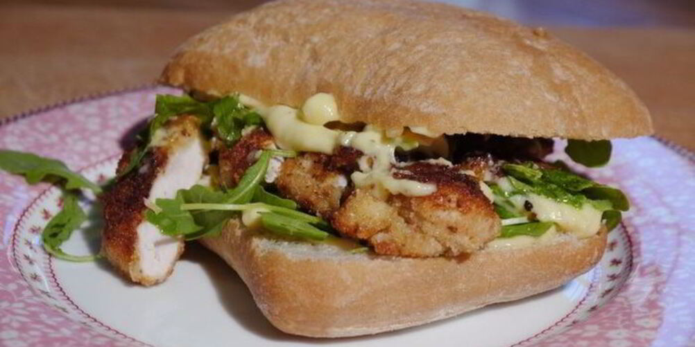 Рецепт сэндвича с курицей в сырной корочке