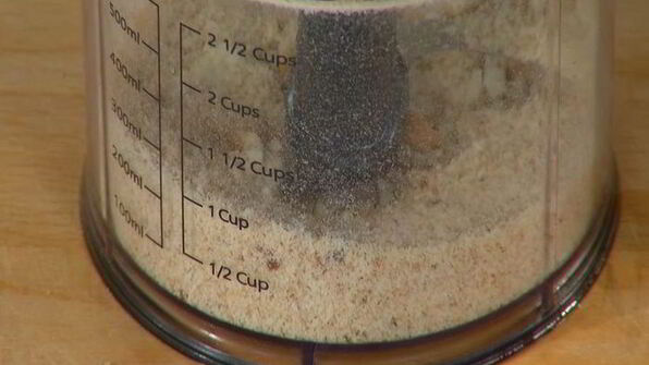 сэндвич с курицей в сырной корочке