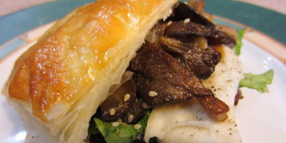 Рецепт сэндвича с моцареллой, грибами и соусом нисуаз