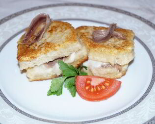 Сэндвич с моцареллой