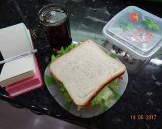 Сэндвич с омлетом