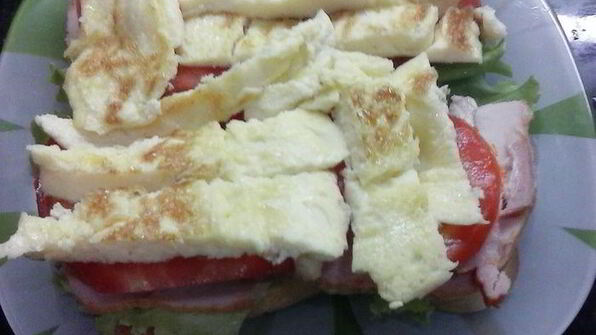 сэндвич с омлетом