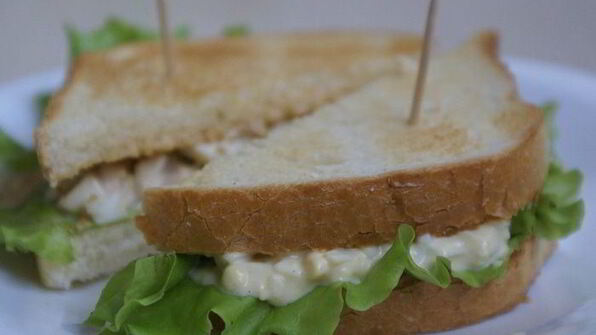 сэндвич с яичным салатом