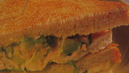 Сэндвичи с курицей и авокадо