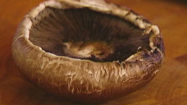 сэндвичи с портобелло, шалотом и чесночным майонезом