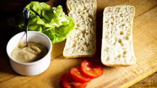 теплый сэндвич с куриной грудкой