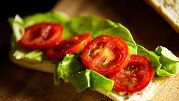 теплый сэндвич с куриной грудкой