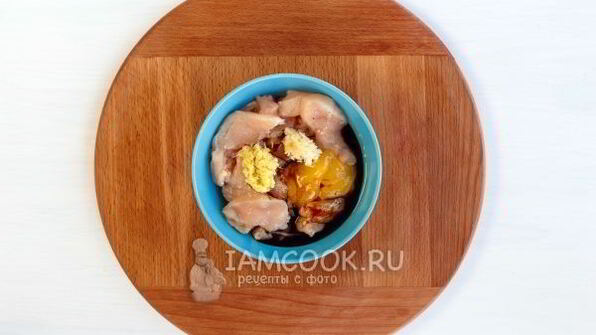 вьетнамский сэндвич бан ми с курицей