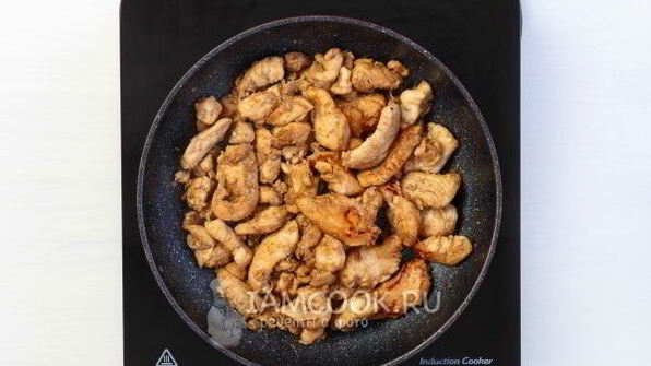 вьетнамский сэндвич бан ми с курицей