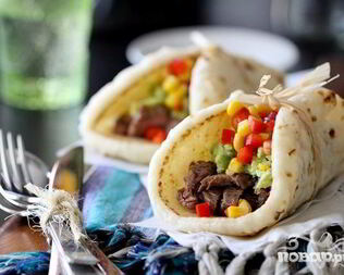 Такос с гуакамоле и кукурузой