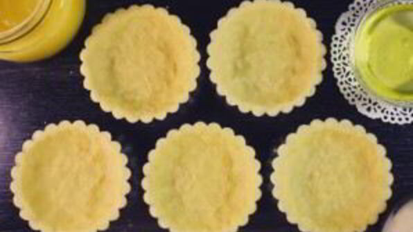 лимонная тарталетка с меренгой