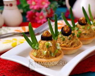 Тарталетки с консервированным тунцом