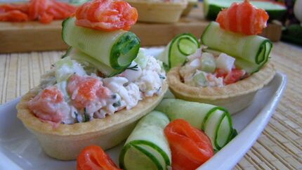 Тарталетки с красной рыбой