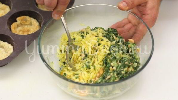 тарталетки с лососем и шпинатом