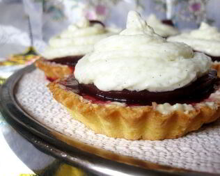 Тарталетки с малиновым желе и рисовым кремом