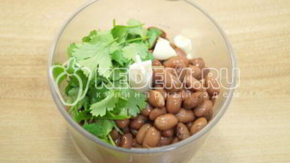 тарталетки с паштетом из фасоли