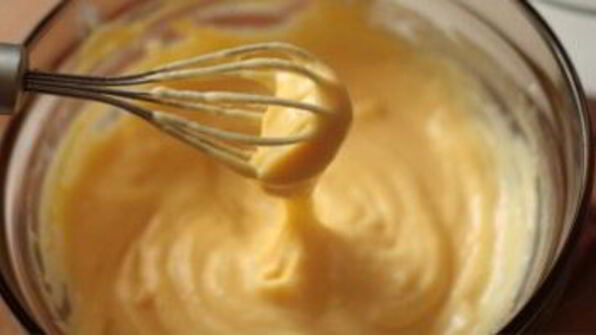 тарталетки с заварным кремом и ягодами