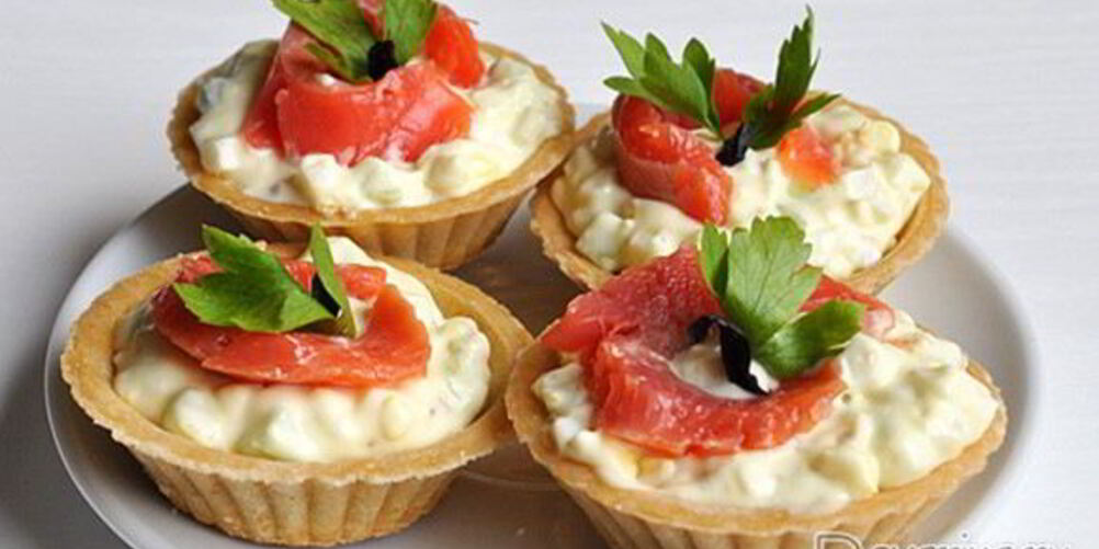 Рецепт закуски с красной рыбой в тарталетках