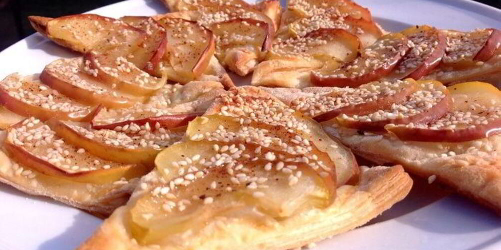 Рецепт французского хрустящего тарта с яблоками и корицей